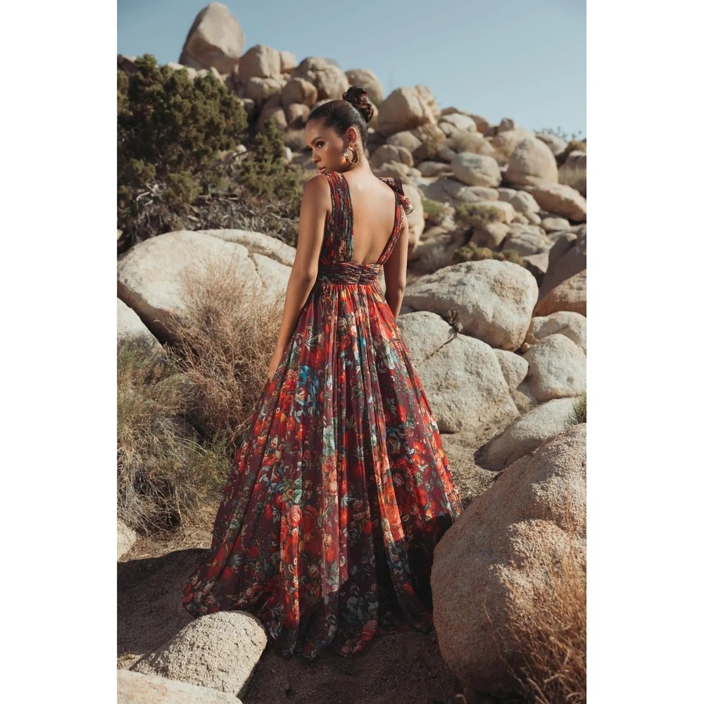 Mac Duggal Wine Sleeveless V-Neck Floral Chiffon Ruffle Ball Gown - Size 6 - Picture 4 of 14